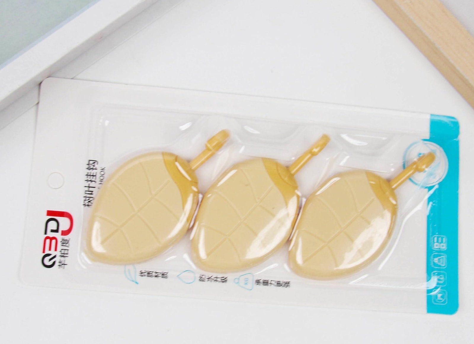 3-Pack Leaf Hook Wall Hooks Adhesive For Hanging Towel Cloth in Toilet, Yellow