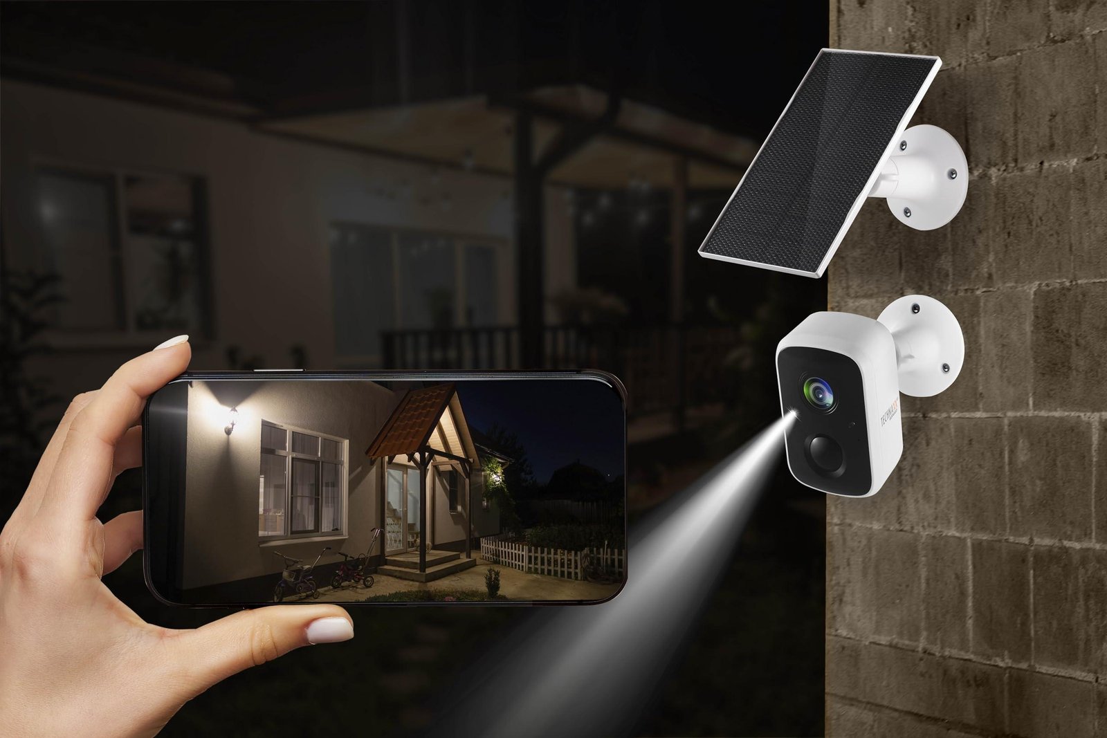 Technaxx Outdoor IP-Camera TX-244 with Solar Panel, PIR Motion Detection Sensor, Built in Rechargable Battery, Wifi - Dust and Waterproof Home Security Camera with Night Vision, FullHD resolution